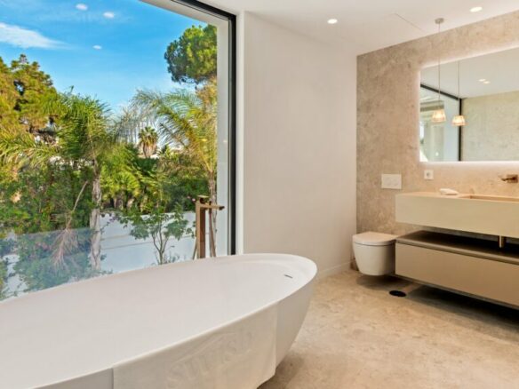 🏠 For Rent – Marbella Beachside – Modern Villa  🌍 Andalucia, Marbella, Puerto Banus