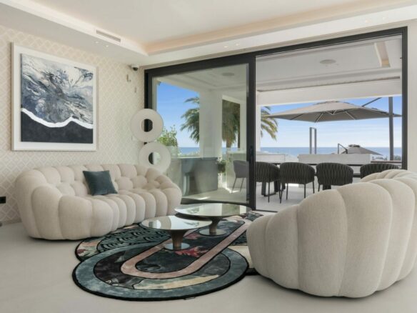🏠🌴 Modern villa in El Paraíso with stunning sea views