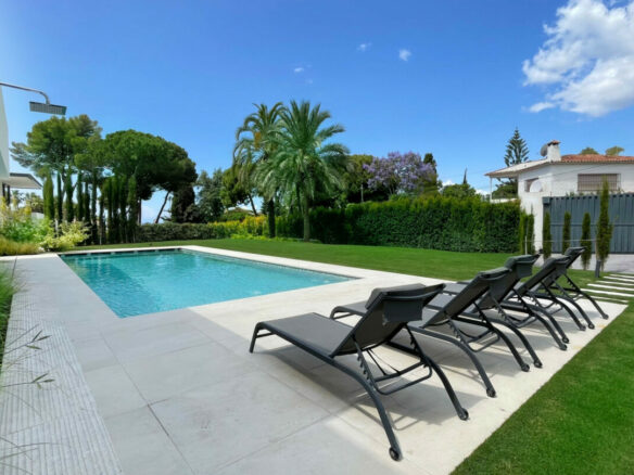 For sale 🏡 Modern 5B Villa in Marbella’s Golden Mile 🏝️