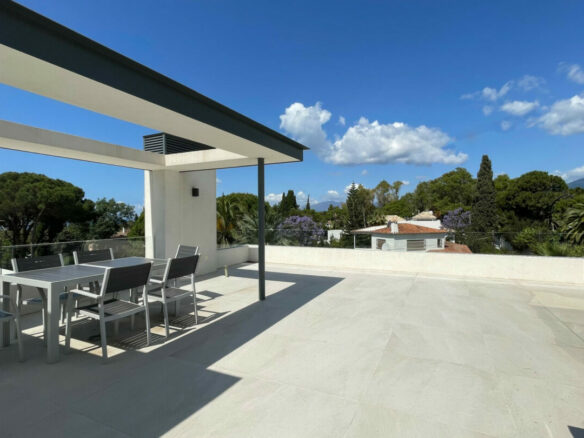 For sale 🏡 Modern 5B Villa in Marbella’s Golden Mile 🏝️