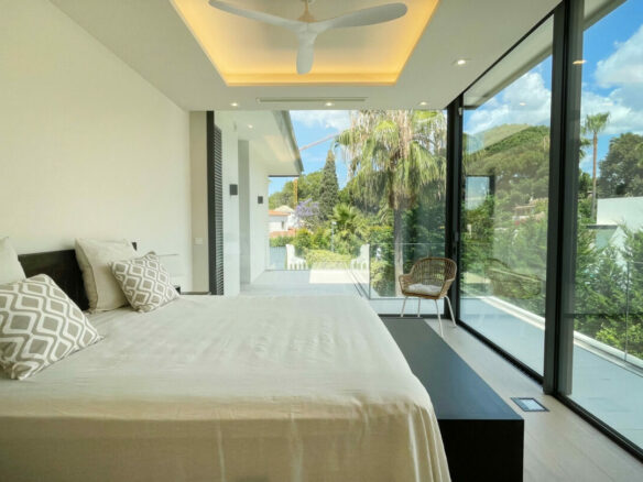 For sale 🏡 Modern 5B Villa in Marbella’s Golden Mile 🏝️