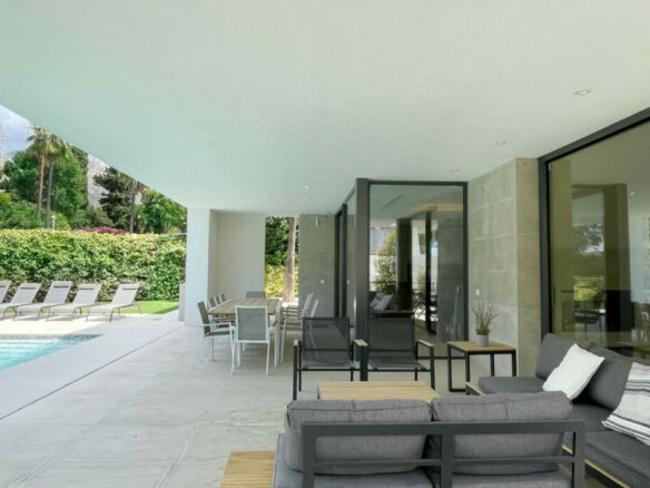 For sale 🏡 Modern 5B Villa in Marbella’s Golden Mile 🏝️