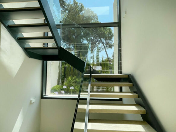For sale 🏡 Modern 5B Villa in Marbella’s Golden Mile 🏝️