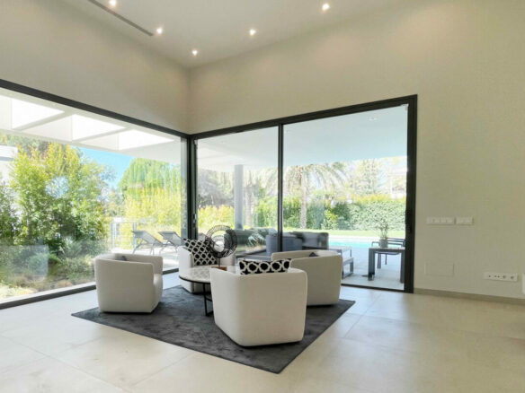 For sale 🏡 Modern 5B Villa in Marbella’s Golden Mile 🏝️