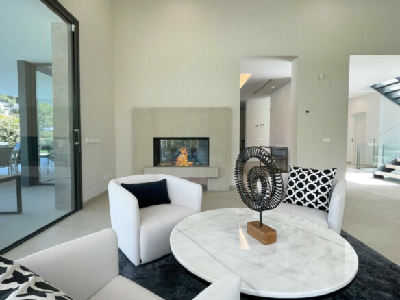 For sale 🏡 Modern 5B Villa in Marbella’s Golden Mile 🏝️