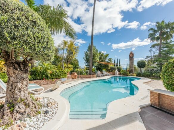 For sale Amazing & Unique Hilltop Estate just 3 minutes from Laguna Beach