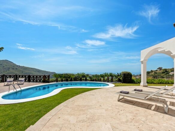 🔻 Reduced Price – For Sale 🏠 Villa Shangri-La – Monte Mayor | Benahavis 🌟