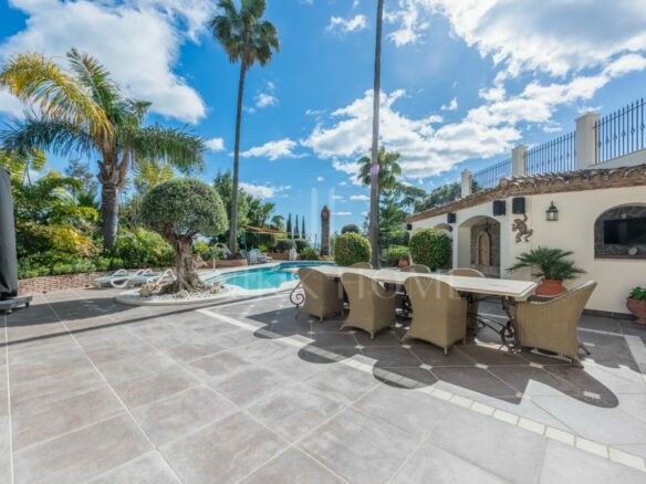 For sale Amazing & Unique Hilltop Estate just 3 minutes from Laguna Beach