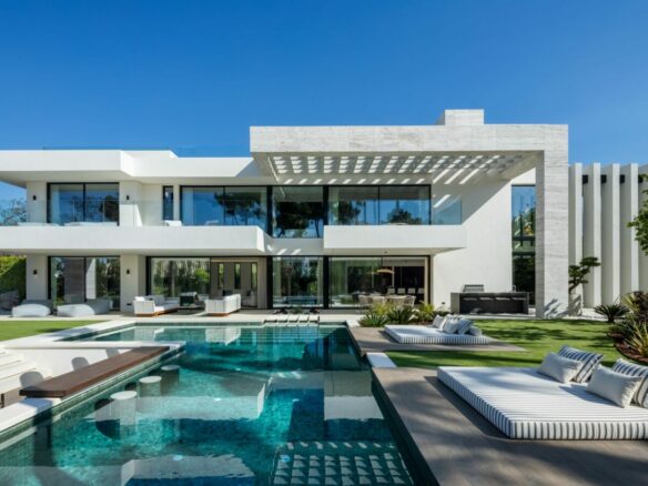 🏡 SOLD: Spectacular Modern Villa in Nueva Andalucia 🏖️✨