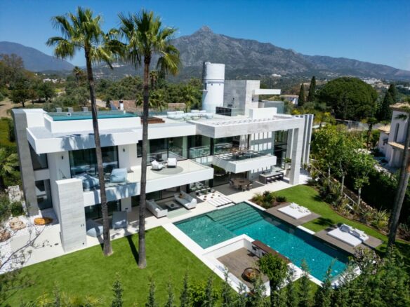 🏡 SOLD: Spectacular Modern Villa in Nueva Andalucia 🏖️✨