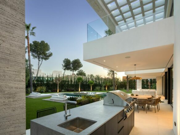 🏡 SOLD: Spectacular Modern Villa in Nueva Andalucia 🏖️✨