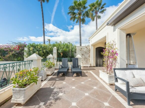 For sale Amazing & Unique Hilltop Estate just 3 minutes from Laguna Beach