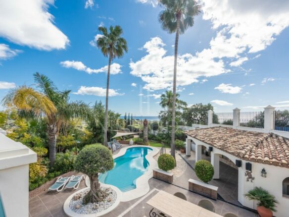 For sale Amazing & Unique Hilltop Estate just 3 minutes from Laguna Beach