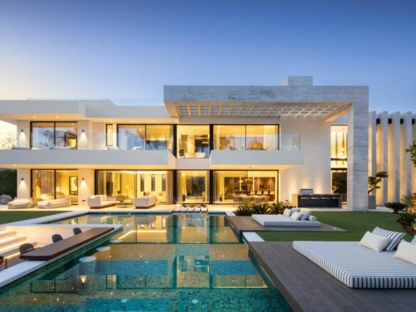 🏡 SOLD: Spectacular Modern Villa in Nueva Andalucia 🏖️✨