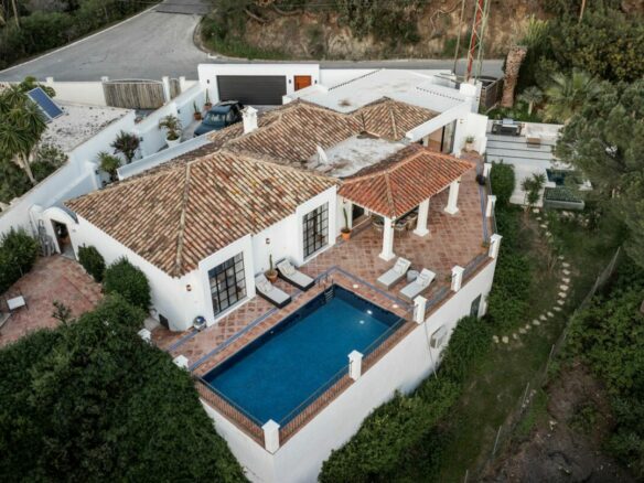 Turnkey Spa-Inspired Villa for Sale in El Madroñal, Benahavís 🌲🏡🌊