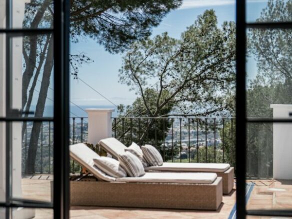 Turnkey Spa-Inspired Villa for Sale in El Madroñal, Benahavís 🌲🏡🌊