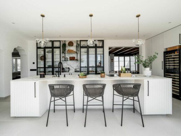 Turnkey Spa-Inspired Villa for Sale in El Madroñal, Benahavís 🌲🏡🌊