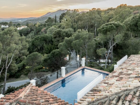Turnkey Spa-Inspired Villa for Sale in El Madroñal, Benahavís 🌲🏡🌊