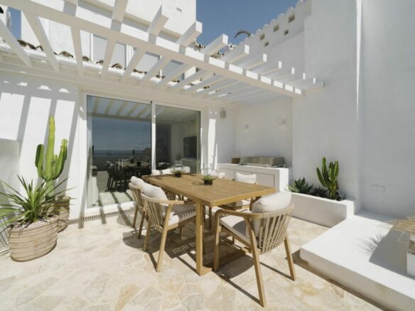 🏖️ For Sale: ✨ Turnkey 3-Bed Penthouse in Puerto Banús with Stunning Sea Views! 🌊