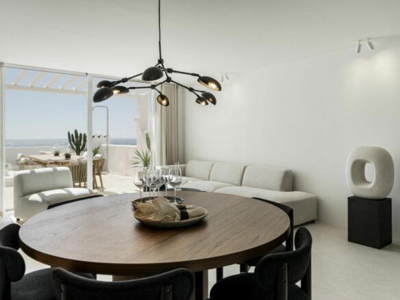 🏖️ For Sale: ✨ Turnkey 3-Bed Penthouse in Puerto Banús with Stunning Sea Views! 🌊