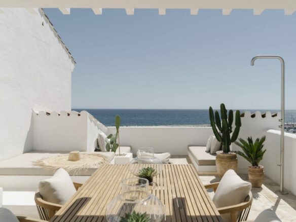 🏖️ For Sale: ✨ Turnkey 3-Bed Penthouse in Puerto Banús with Stunning Sea Views! 🌊