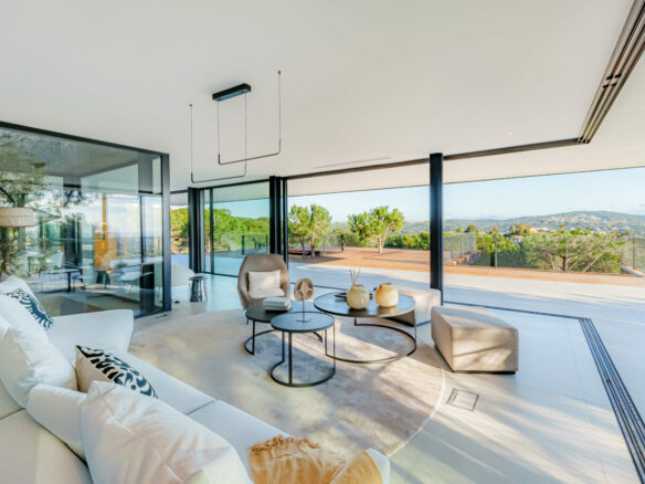 For Sale: Award-Winning Modern Villa 🏡 in Sotogrande – Sea Views