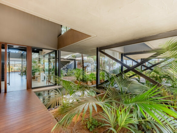 For Sale: Award-Winning Modern Villa 🏡 in Sotogrande – Sea Views