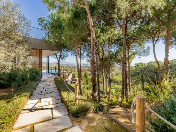 For Sale: Award-Winning Modern Villa 🏡 in Sotogrande – Sea Views