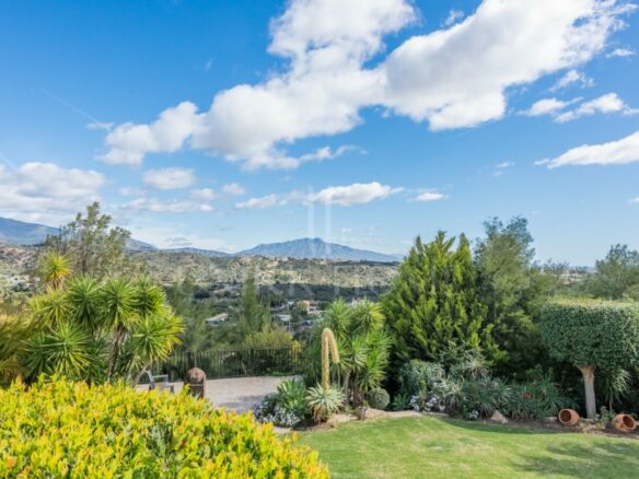 For sale Amazing & Unique Hilltop Estate just 3 minutes from Laguna Beach
