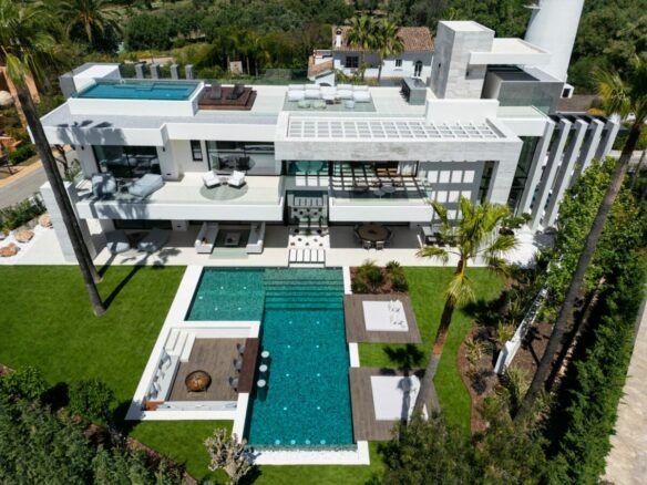 🏡 SOLD: Spectacular Modern Villa in Nueva Andalucia 🏖️✨