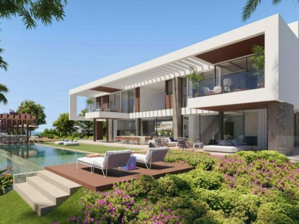 🌟 Nueva Andalucía: Hilltop Villas – Central Location – Off-Plan Opportunity 🌟 Gated