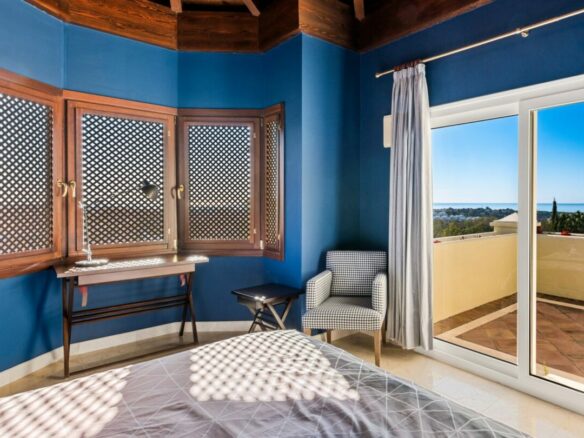 🏡 Investment Opportunity – Classic Villa  in La Alqueria Benahavis – Sea Views