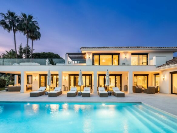  🏡 SOLD – Nueva Andalucia – Modern Turnkey Villa – 1st Line Golf