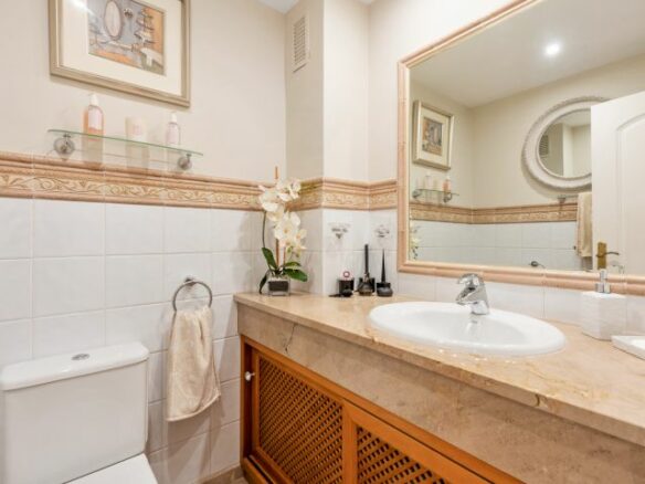 🏡 For Sale: Exclusive Sea & Mountain View Apartment in Cumbres del Rodeo, Nueva Andalucía 🏞️