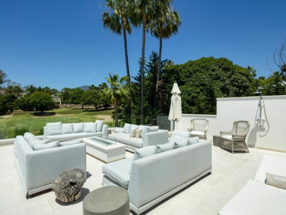  🏡 SOLD – Nueva Andalucia – Modern Turnkey Villa – 1st Line Golf