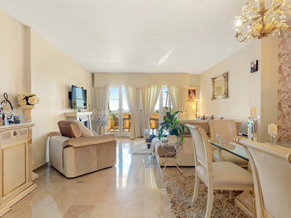 🏡 For Sale: Exclusive Sea & Mountain View Apartment in Cumbres del Rodeo, Nueva Andalucía 🏞️