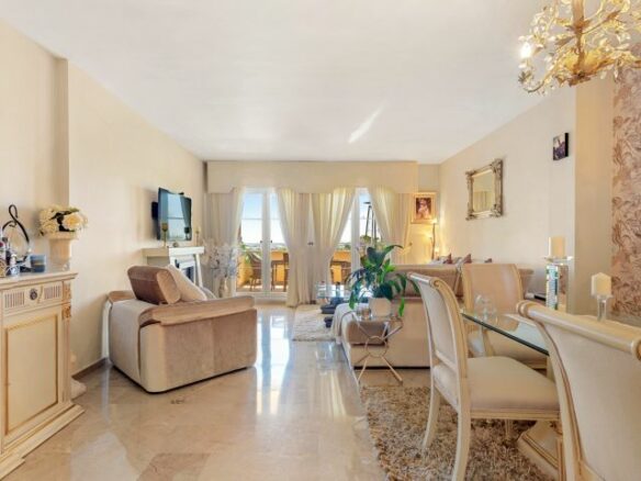 🏡 For Sale: Exclusive Sea & Mountain View Apartment in Cumbres del Rodeo, Nueva Andalucía 🏞️