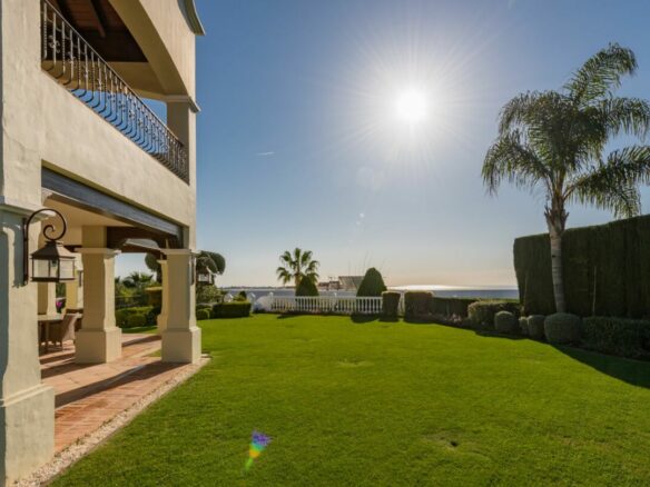 🏡 Investment Opportunity – Classic Villa  in La Alqueria Benahavis – Sea Views