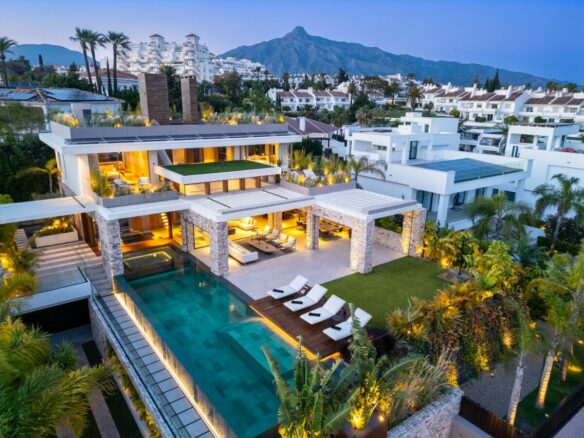 For Sale  – 🌟Nueva Andalucia – 2 x Modern villas – Near Puerto Banus