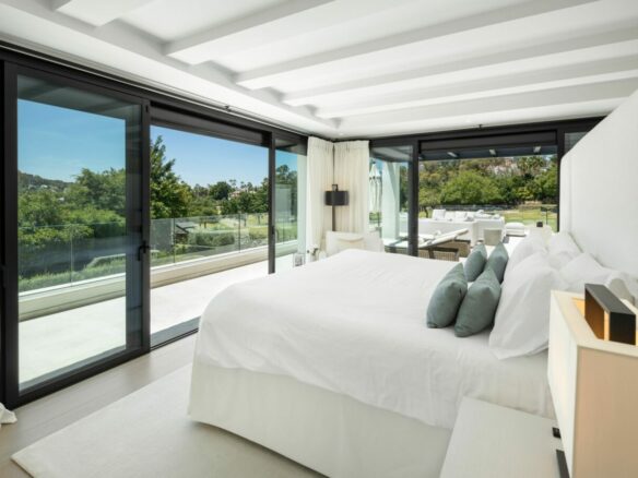  🏡 SOLD – Nueva Andalucia – Modern Turnkey Villa – 1st Line Golf