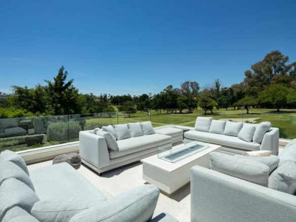  🏡 SOLD – Nueva Andalucia – Modern Turnkey Villa – 1st Line Golf