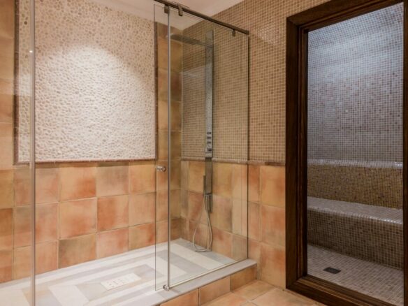 🏡 Investment Opportunity – Classic Villa  in La Alqueria Benahavis – Sea Views