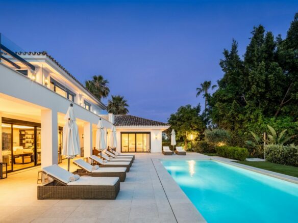  🏡 SOLD – Nueva Andalucia – Modern Turnkey Villa – 1st Line Golf