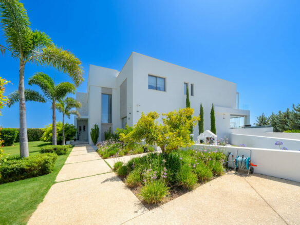 SOLD Benahavis 🌟 Hilltop Modern Turnkey Villa for Sale in Gated Community 🌟