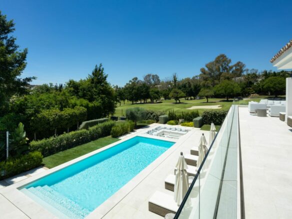  🏡 SOLD – Nueva Andalucia – Modern Turnkey Villa – 1st Line Golf