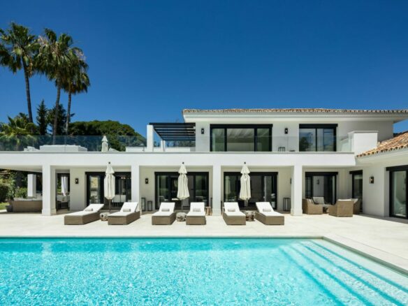  🏡 SOLD – Nueva Andalucia – Modern Turnkey Villa – 1st Line Golf