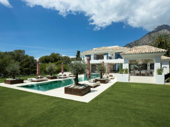 SOLD – 🏡 Exclusive Mansion in Sierra Blanca 🌴 – Sea views & Turnkey