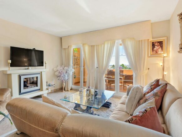 🏡 For Sale: Exclusive Sea & Mountain View Apartment in Cumbres del Rodeo, Nueva Andalucía 🏞️