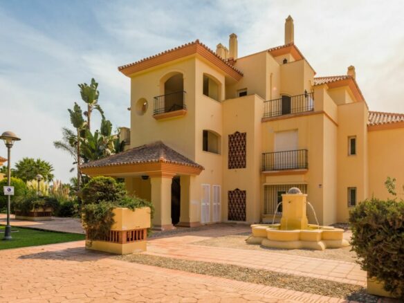 🏡 For Sale: Exclusive Sea & Mountain View Apartment in Cumbres del Rodeo, Nueva Andalucía 🏞️
