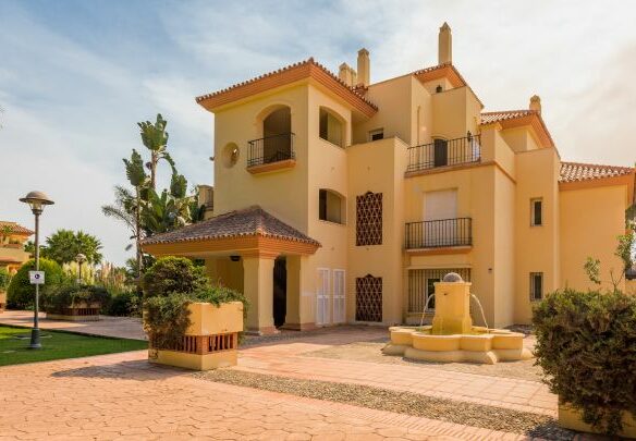 🏡 For Sale: Exclusive Sea & Mountain View Apartment in Cumbres del Rodeo, Nueva Andalucía 🏞️